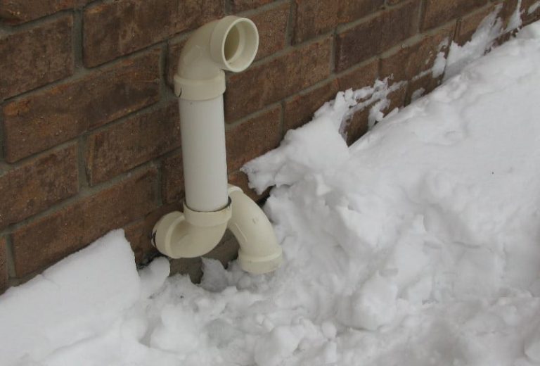 How to Get Snow Out of Exhaust Pipe